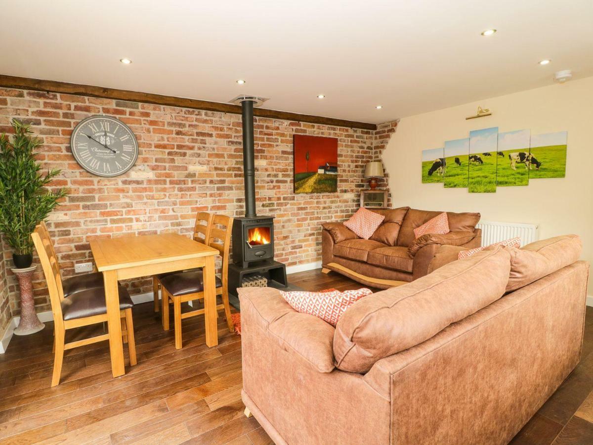 Ffynnonlwyd Cottage Llangynin Exteriör bild