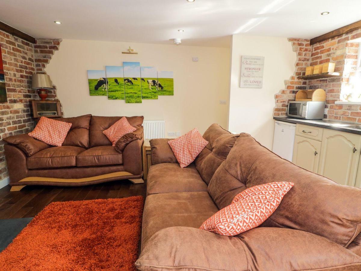 Ffynnonlwyd Cottage Llangynin Exteriör bild